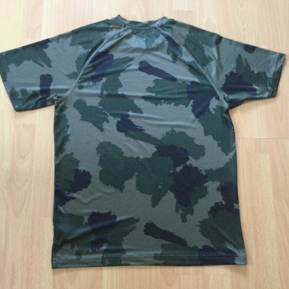 Reebok Workout Small Short Sleeve Shirt Camouflage MMA Stretch Green Athletic - Picture 6 of 6